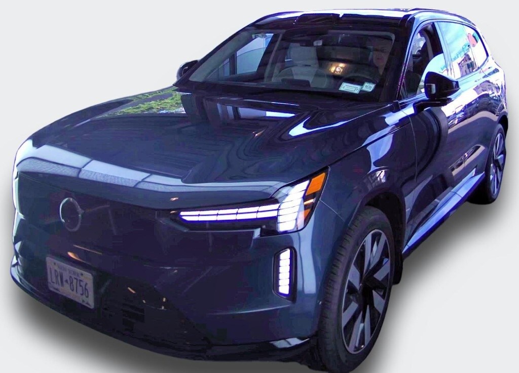 2025 Volvo EX90 Twin Motor Ultra photo 2