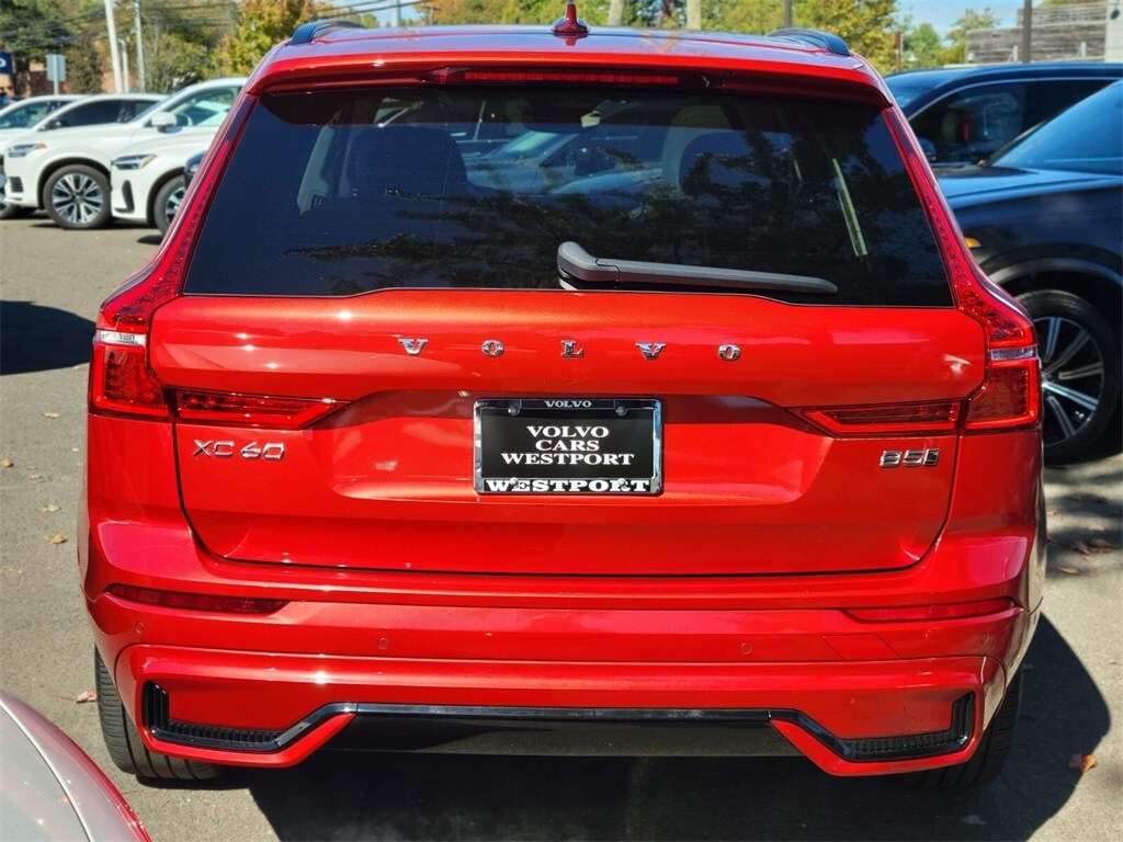2023 Volvo XC60 B5 Plus photo 4