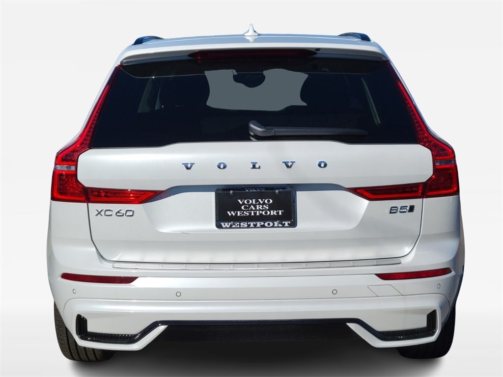 New 2025 Volvo XC60 B5 Core SUV