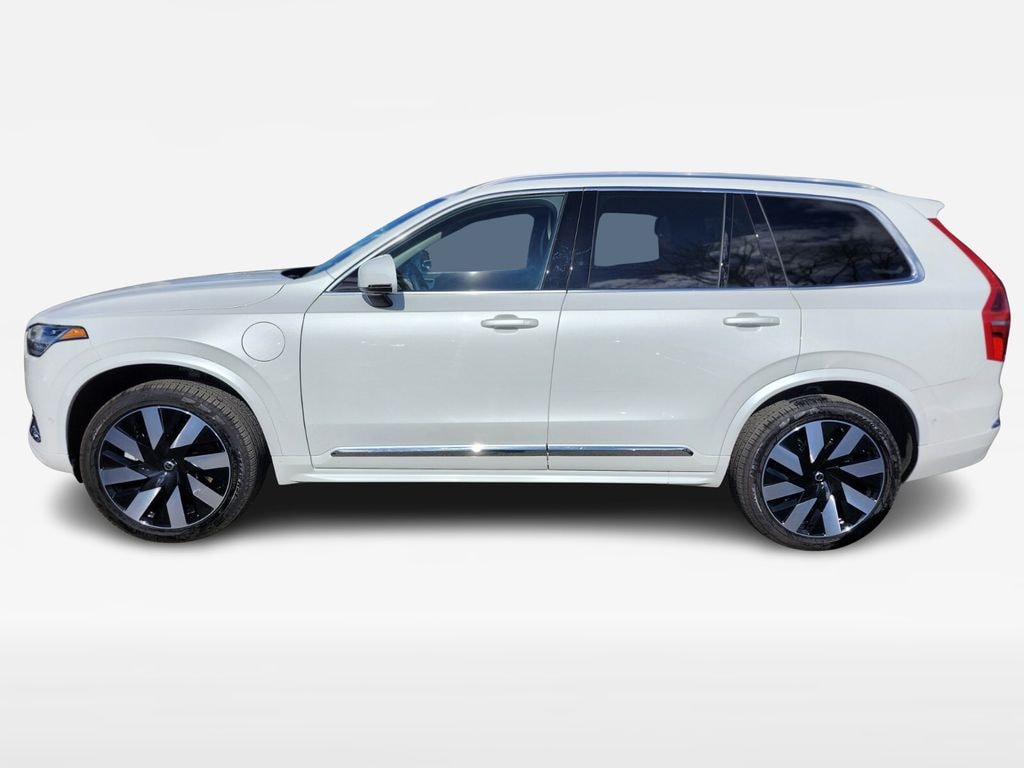 New 2025 Volvo XC90 plug-in hybrid T8 Ultra 6-Seater SUV