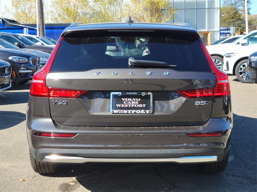Certified 2025 Volvo V60 Cross Country B5 Plus Wagon