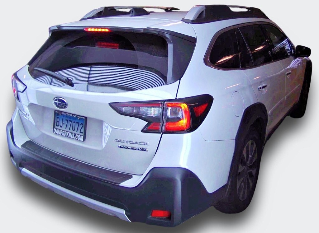 2023 Subaru Outback Touring XT photo 3