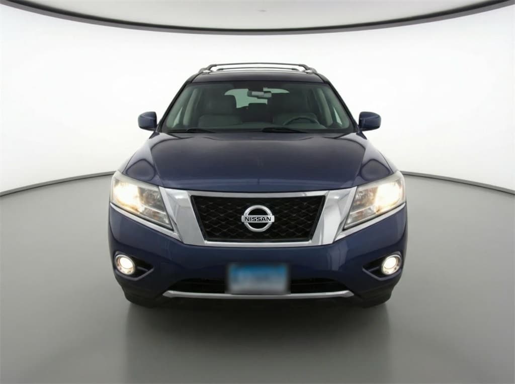 2016 Nissan Pathfinder Platinum's photo