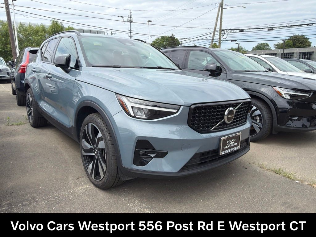 2023 Volvo XC40