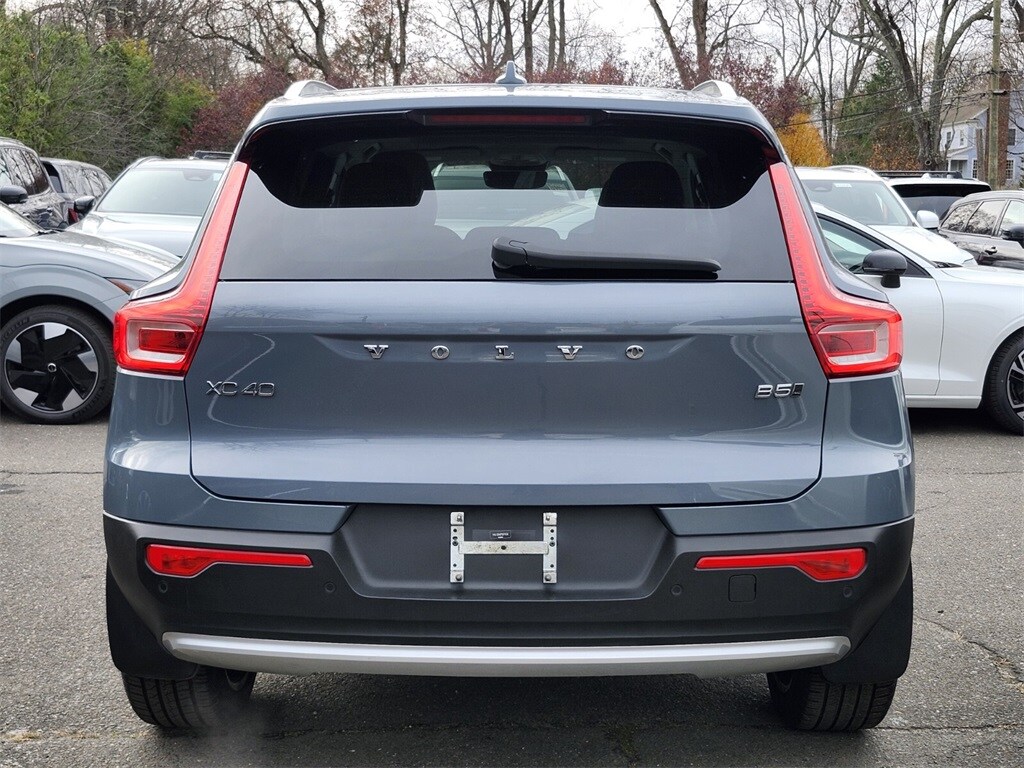 2023 Volvo XC40 AWD Ultimate photo 3