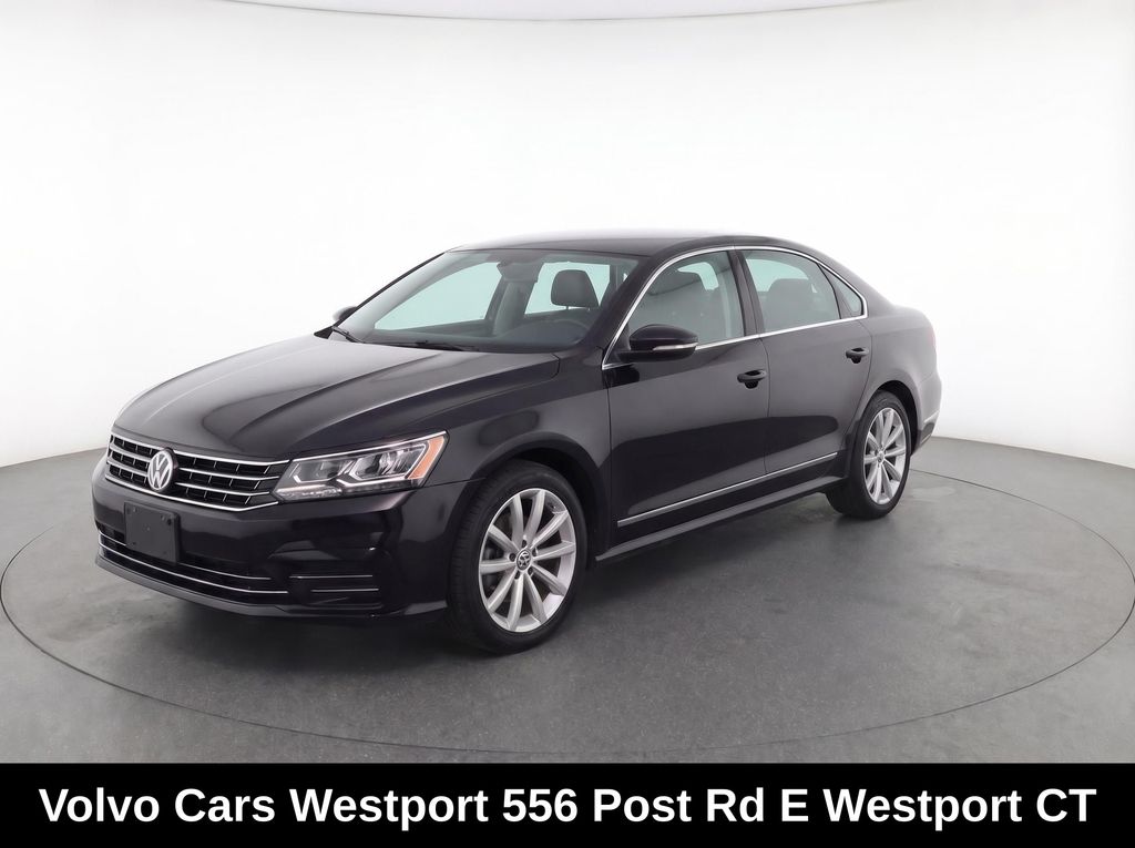 2017 Volkswagen Passat 1.8T R-Line w/ Comfort Pkg. Auto's photo