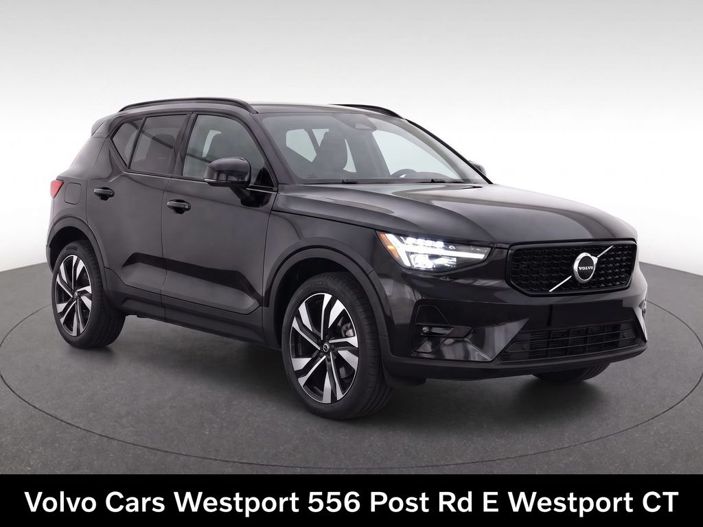 2023 Volvo XC40