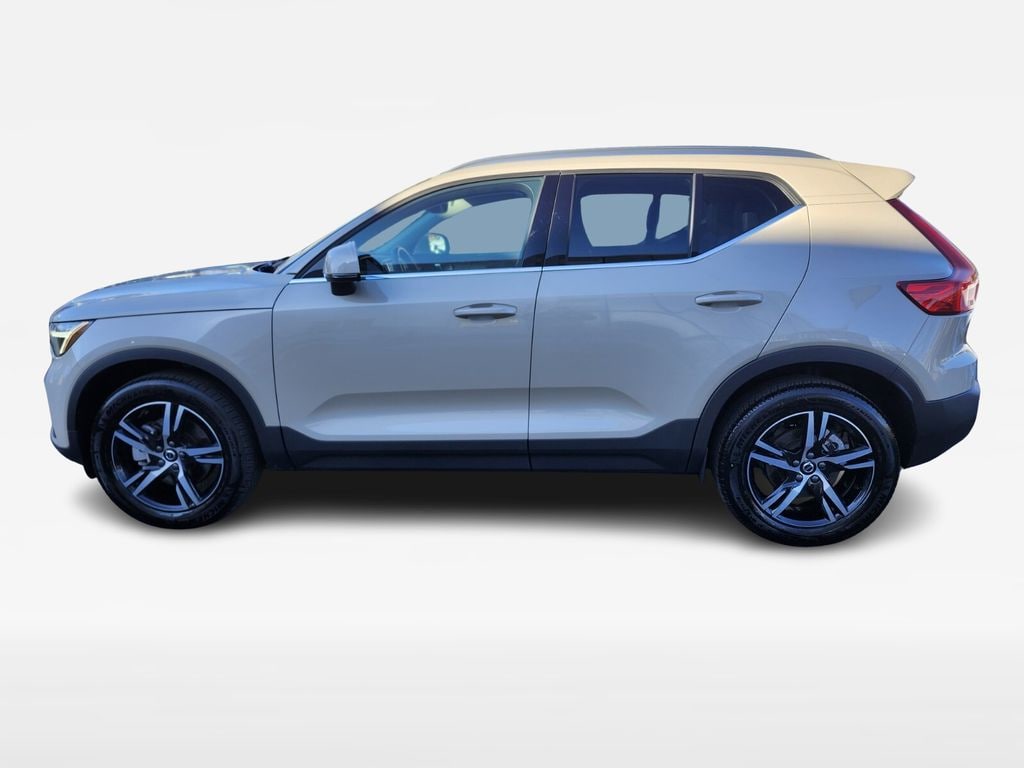 New 2025 Volvo XC40 B5 Core Bright Theme SUV