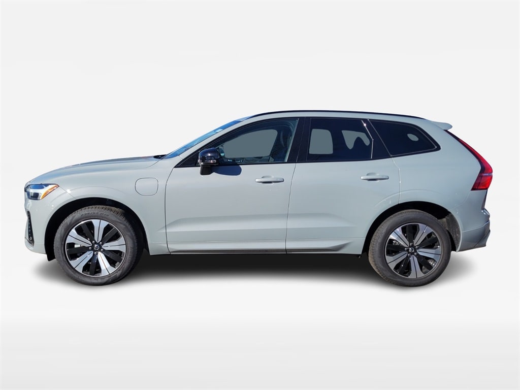 New 2025 Volvo XC60 plug-in hybrid T8 Core SUV
