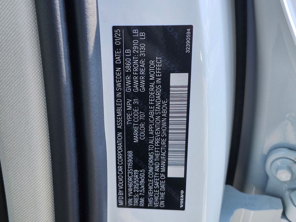 2025 Volvo XC60 Plus - Photo 34