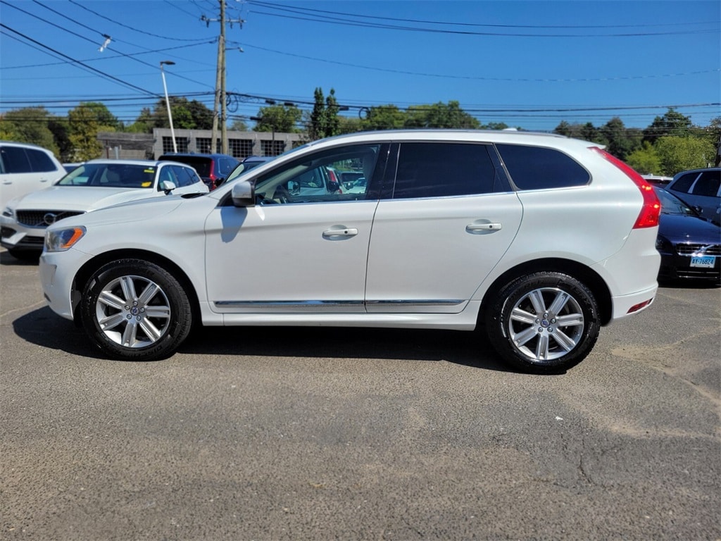 Used 2016 Volvo XC60 T6 with VIN YV4902RK4G2781527 for sale in Westport, CT