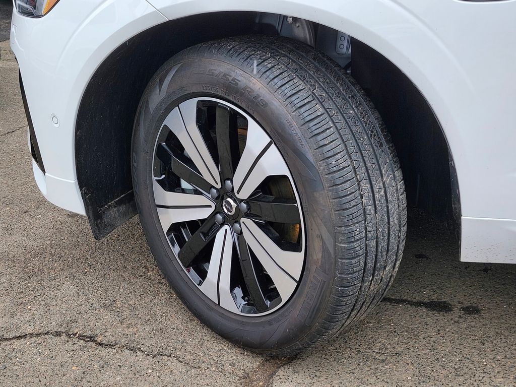 2025 Volvo XC60 Plus - Photo 30