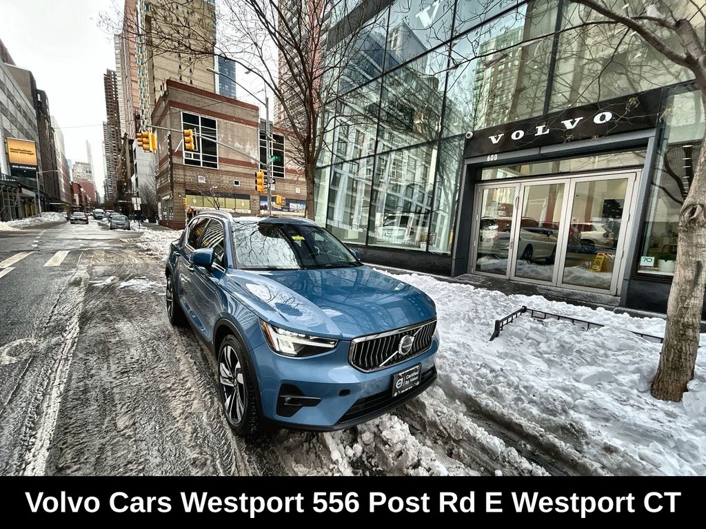 2023 Volvo XC40 Plus