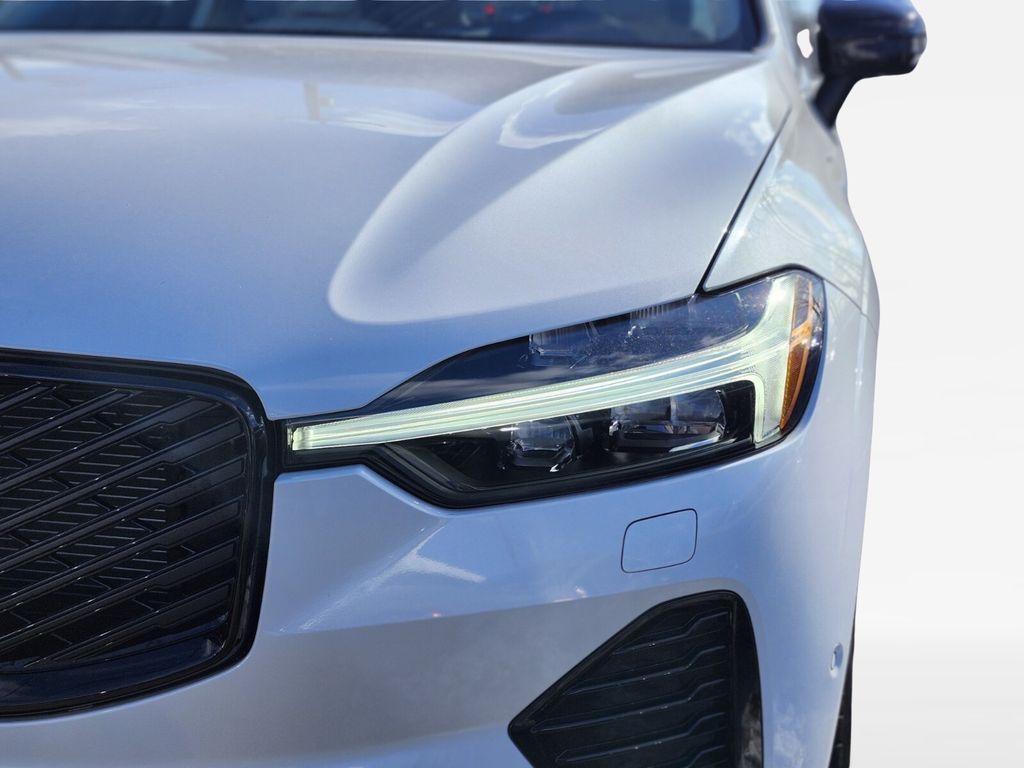 2025 Volvo XC60 Plus - Photo 8