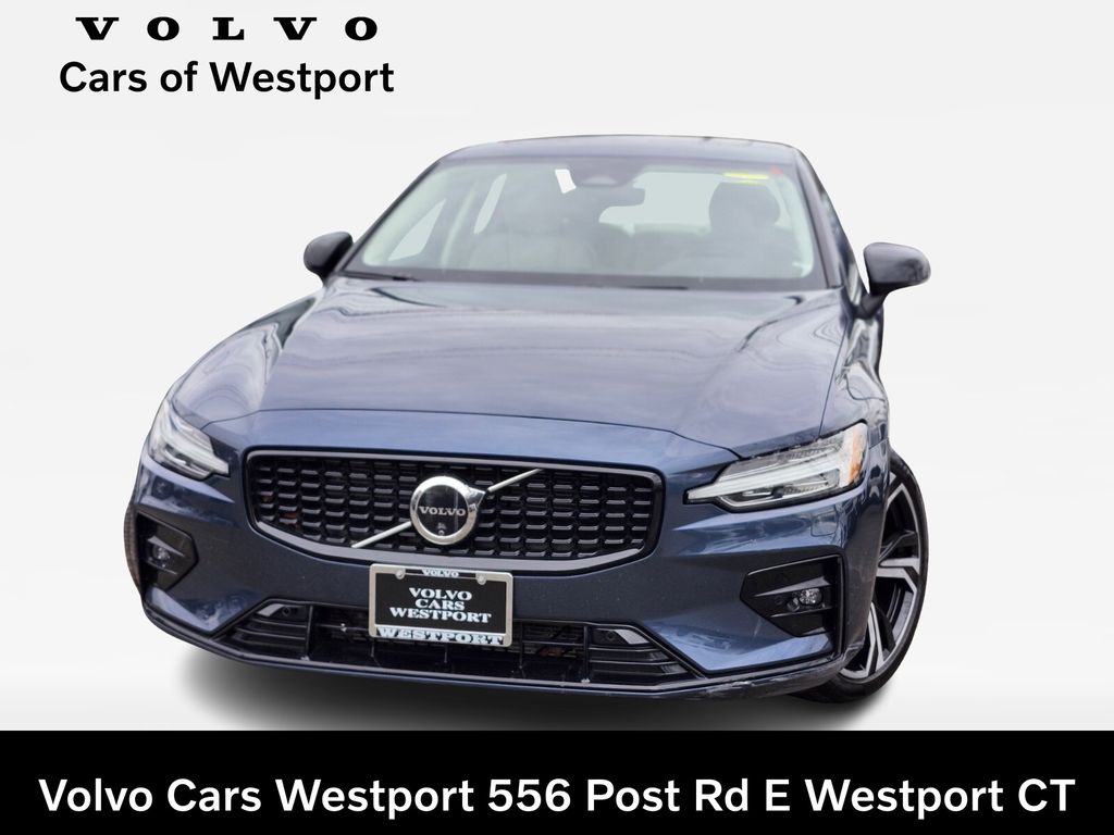 2024 Volvo S60 B5 Plus Dark Theme AWD's photo