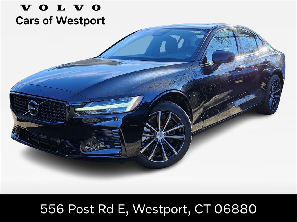 2025 Volvo S60 Plus's photo