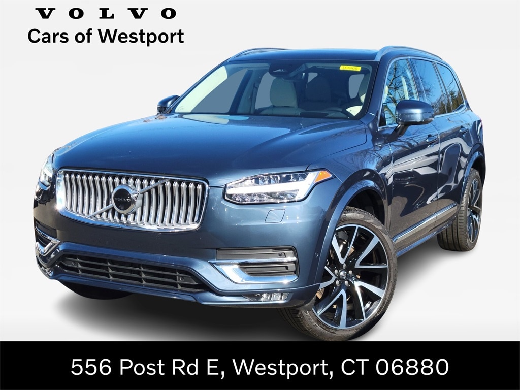 2023 Volvo XC90 Plus's photo