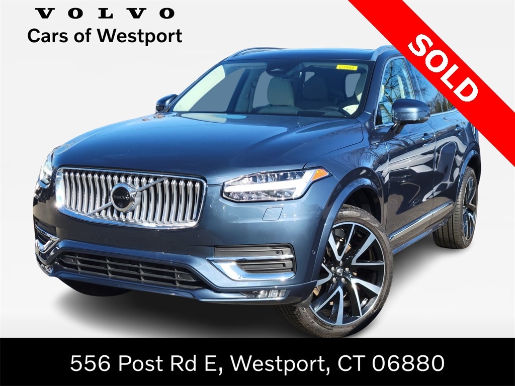 2023 Volvo XC90 Plus's photo