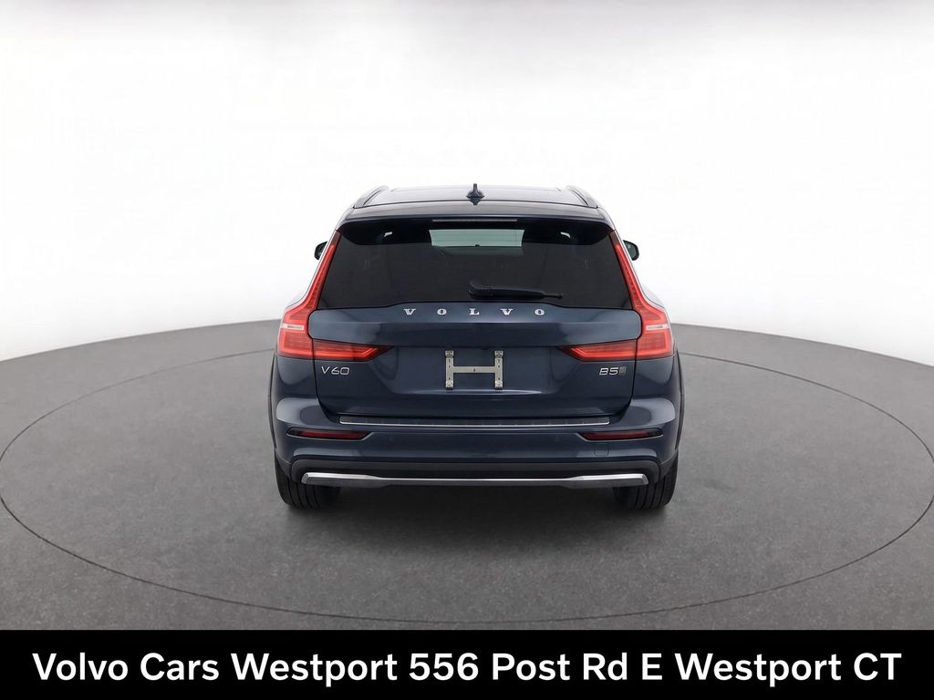 2024 Volvo V60 Cross Country B5 Plus AWD's photo