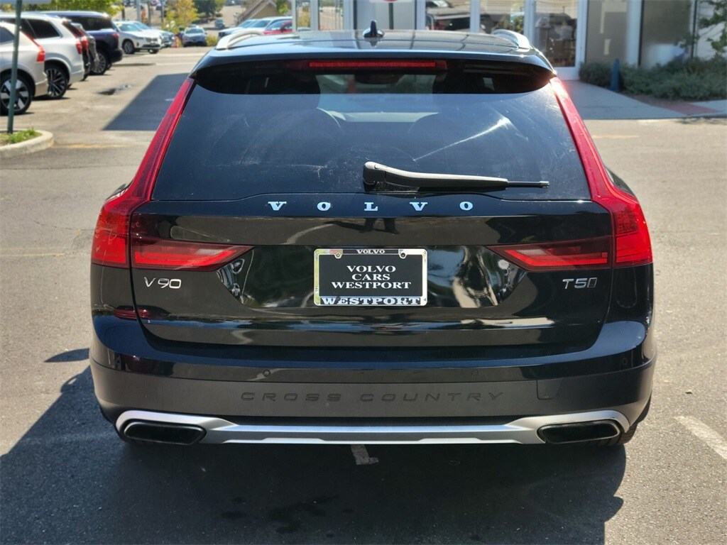2018 Volvo V90 Cross Country T5 AWD photo 4