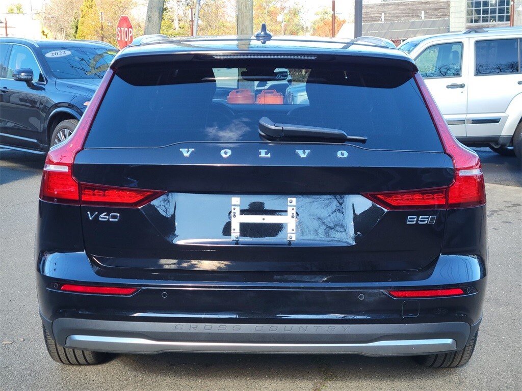 2025 Volvo V60 Plus photo 3