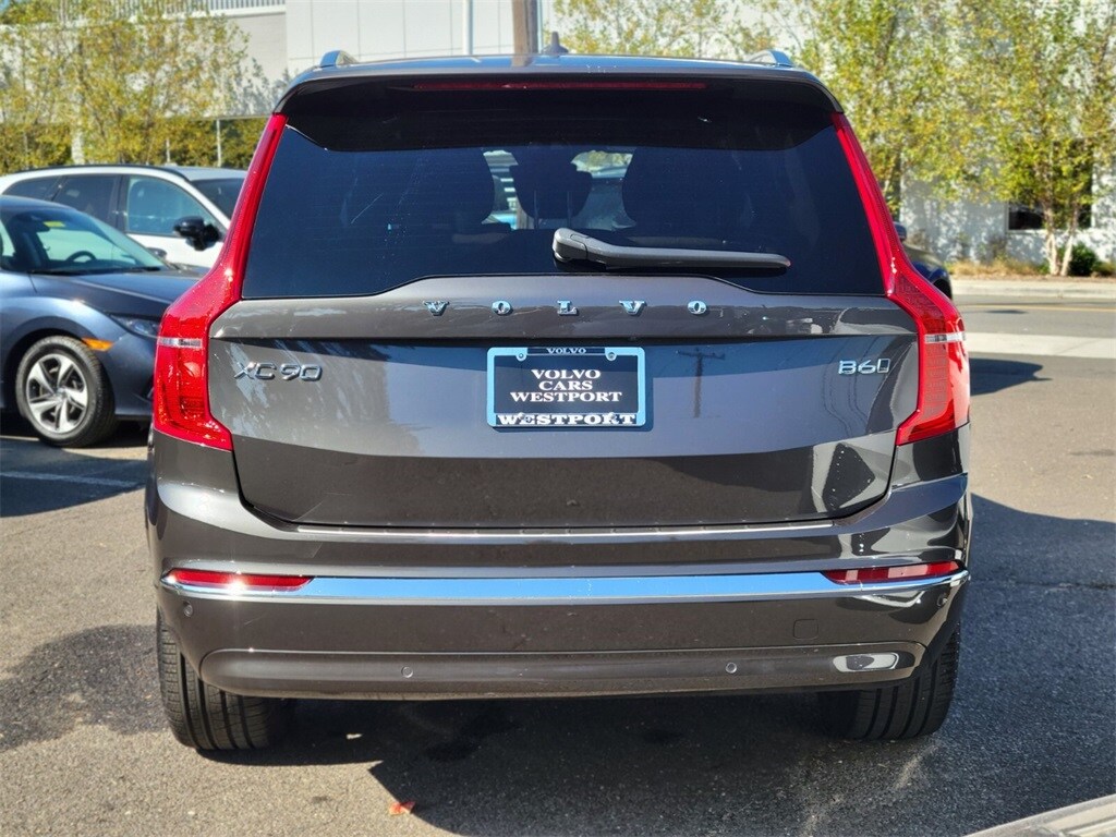 2024 Volvo XC90 Core photo 3