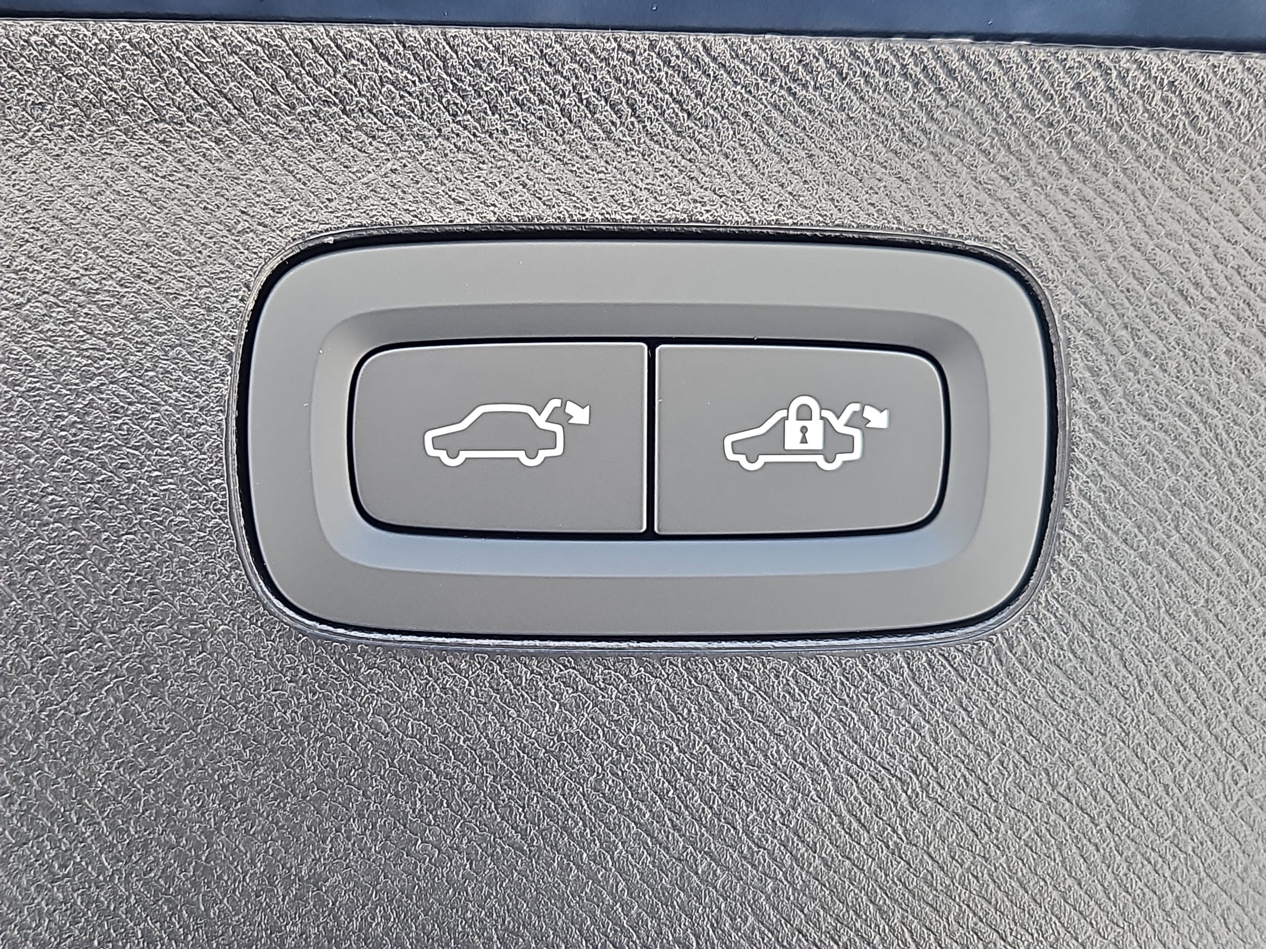 2026 Volvo XC90 Plus - Photo 12