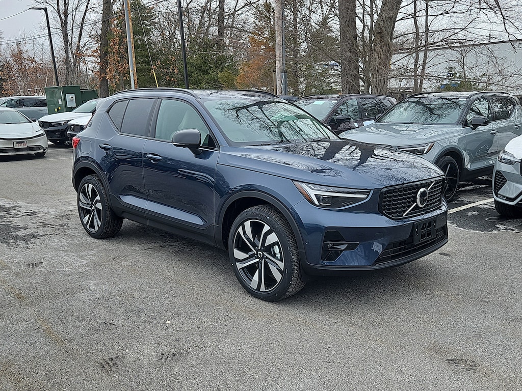 New 2026 Volvo XC40 B5 Ultra SUV