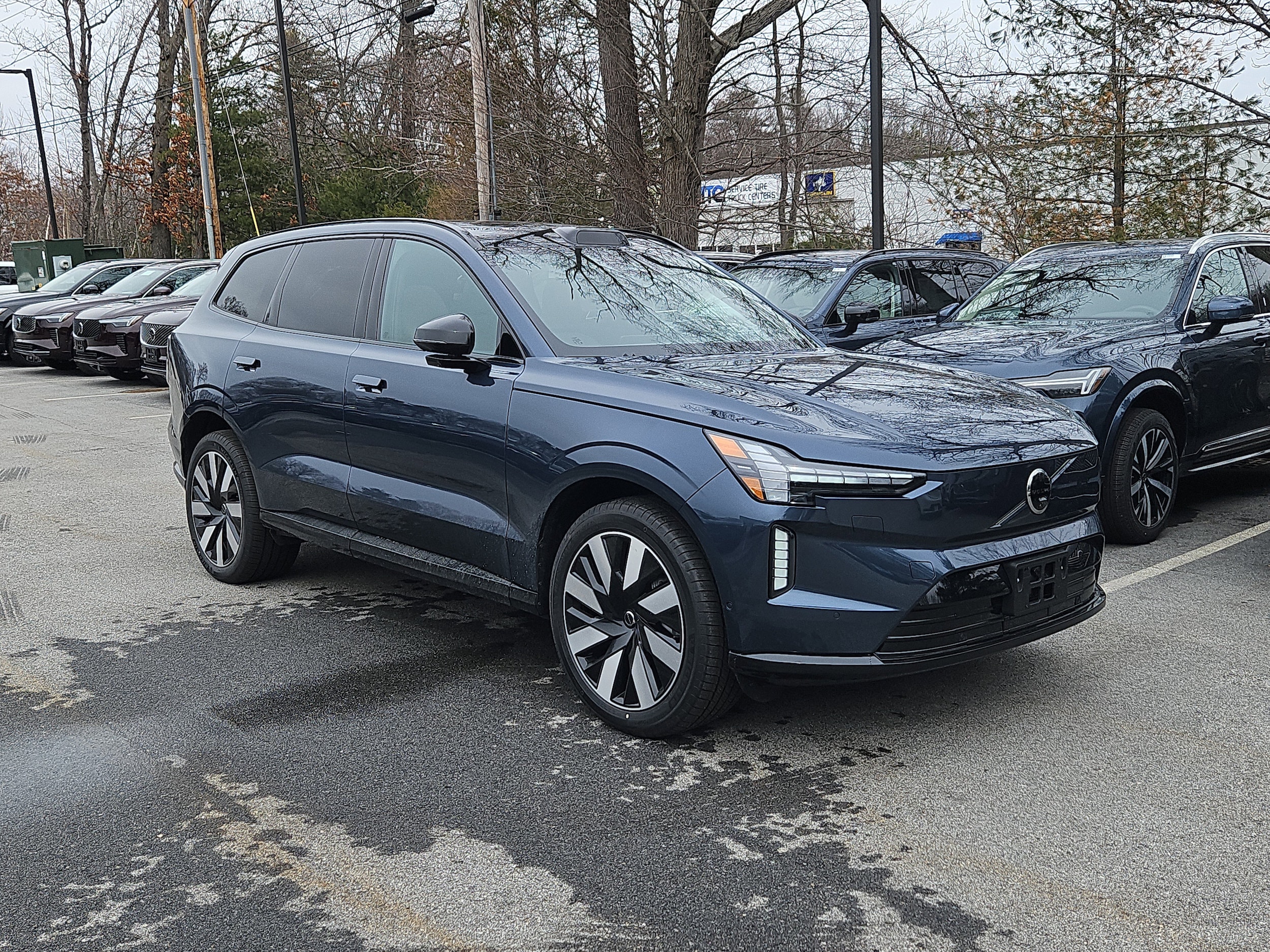 2025 Volvo EX90 Twin Motor Plus 7-Seater's photo
