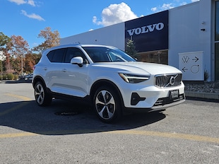 2025 Volvo XC40 Plus Bright Theme Sport Utility