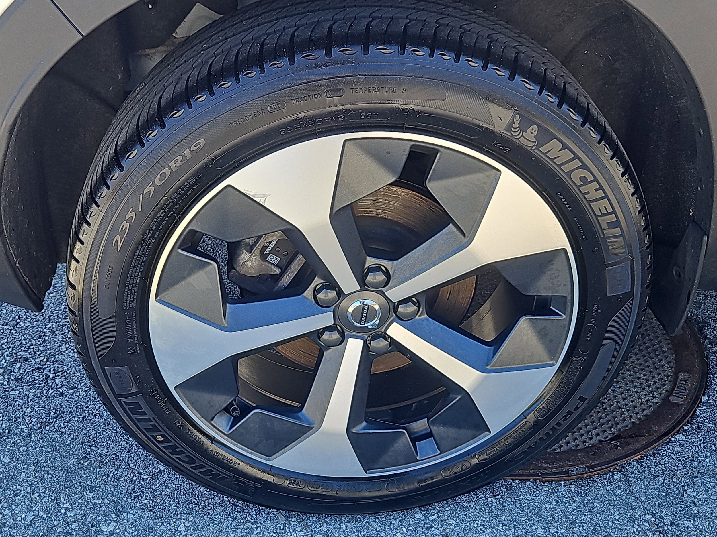2026 Volvo XC40 Plus - Photo 28