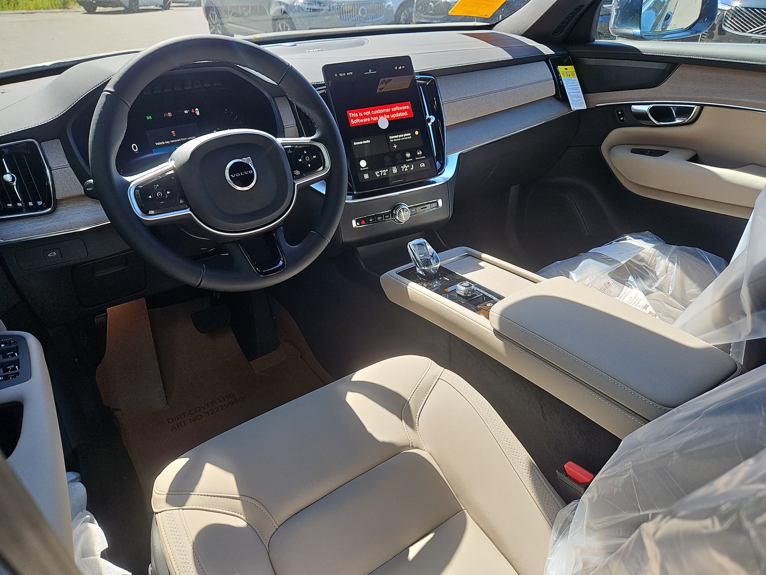 2026 Volvo XC90 Plus - Photo 3