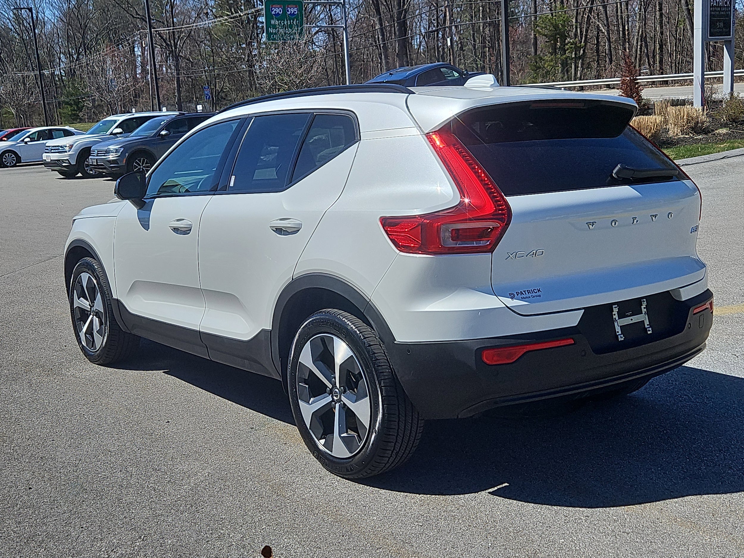 2026 Volvo XC40 Plus - Photo 25