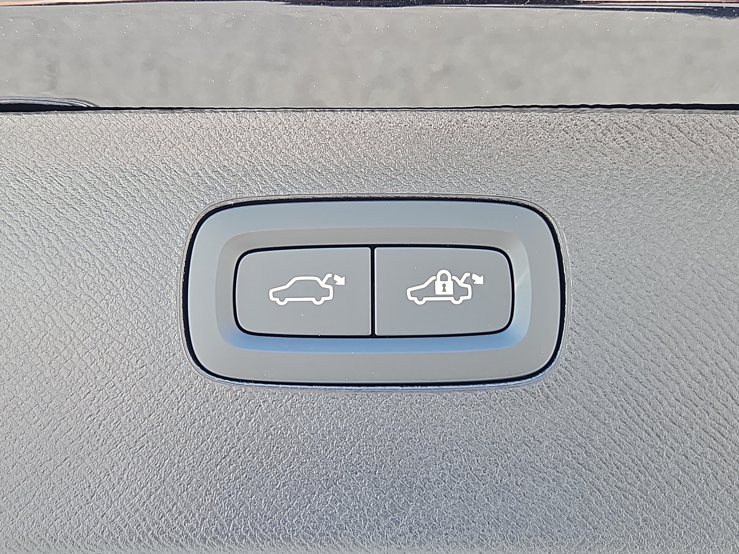 2026 Volvo XC90 Plus - Photo 13