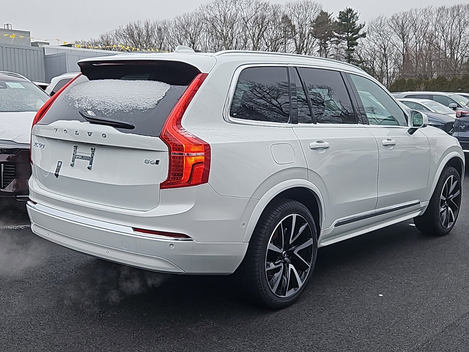 2025 Volvo XC90 Plus photo 2