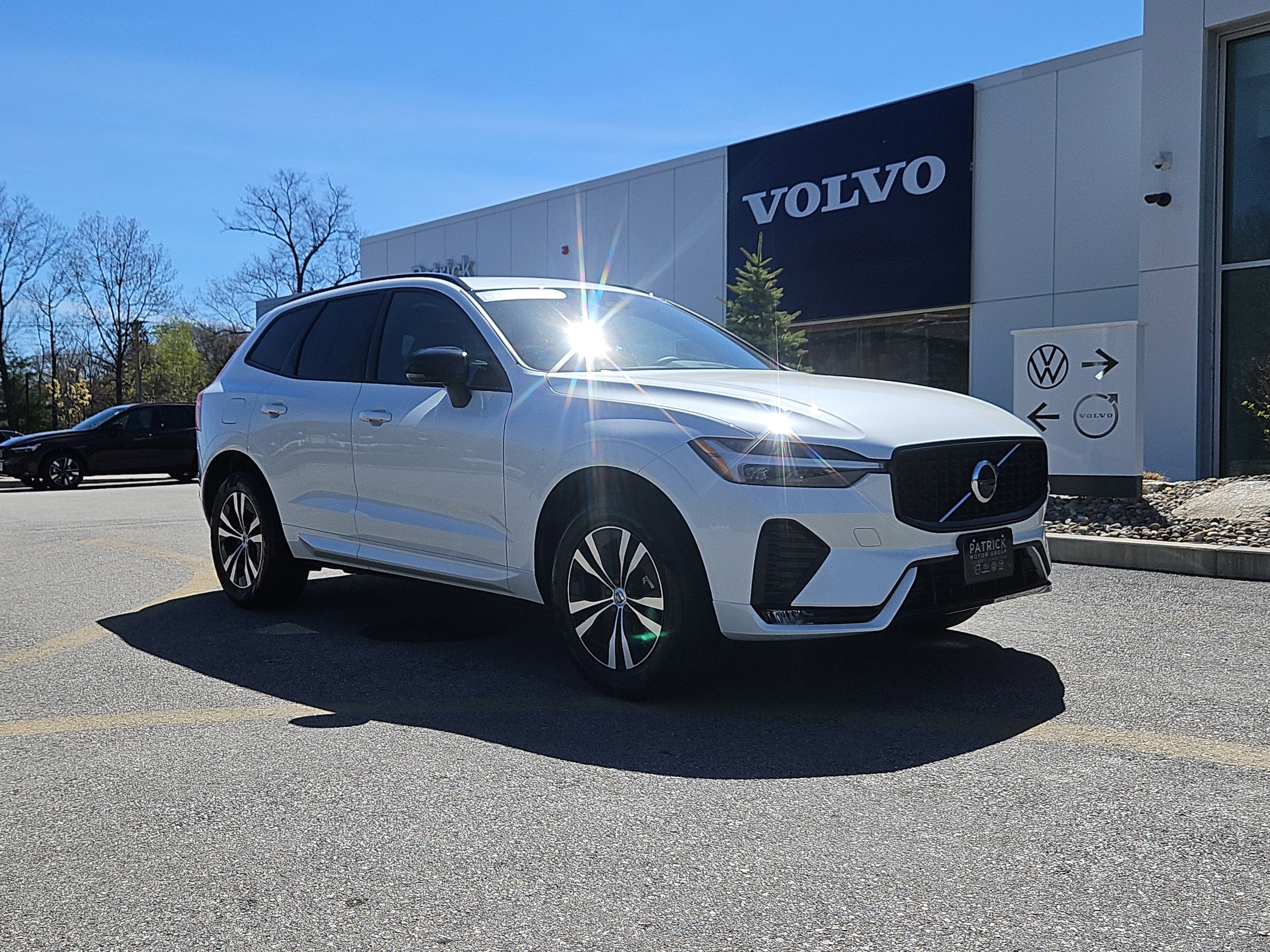 2025 Volvo XC60 B5 Core Dark AWD's photo