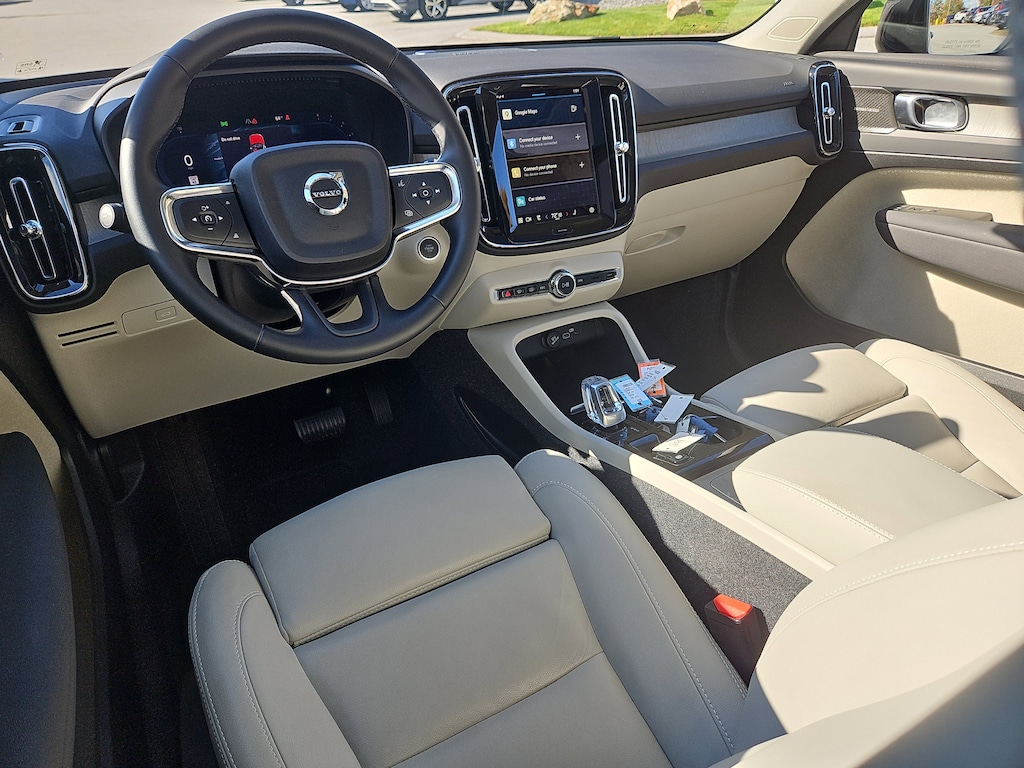 New 2025 Volvo XC40 Ultra Dark Theme Sport Utility