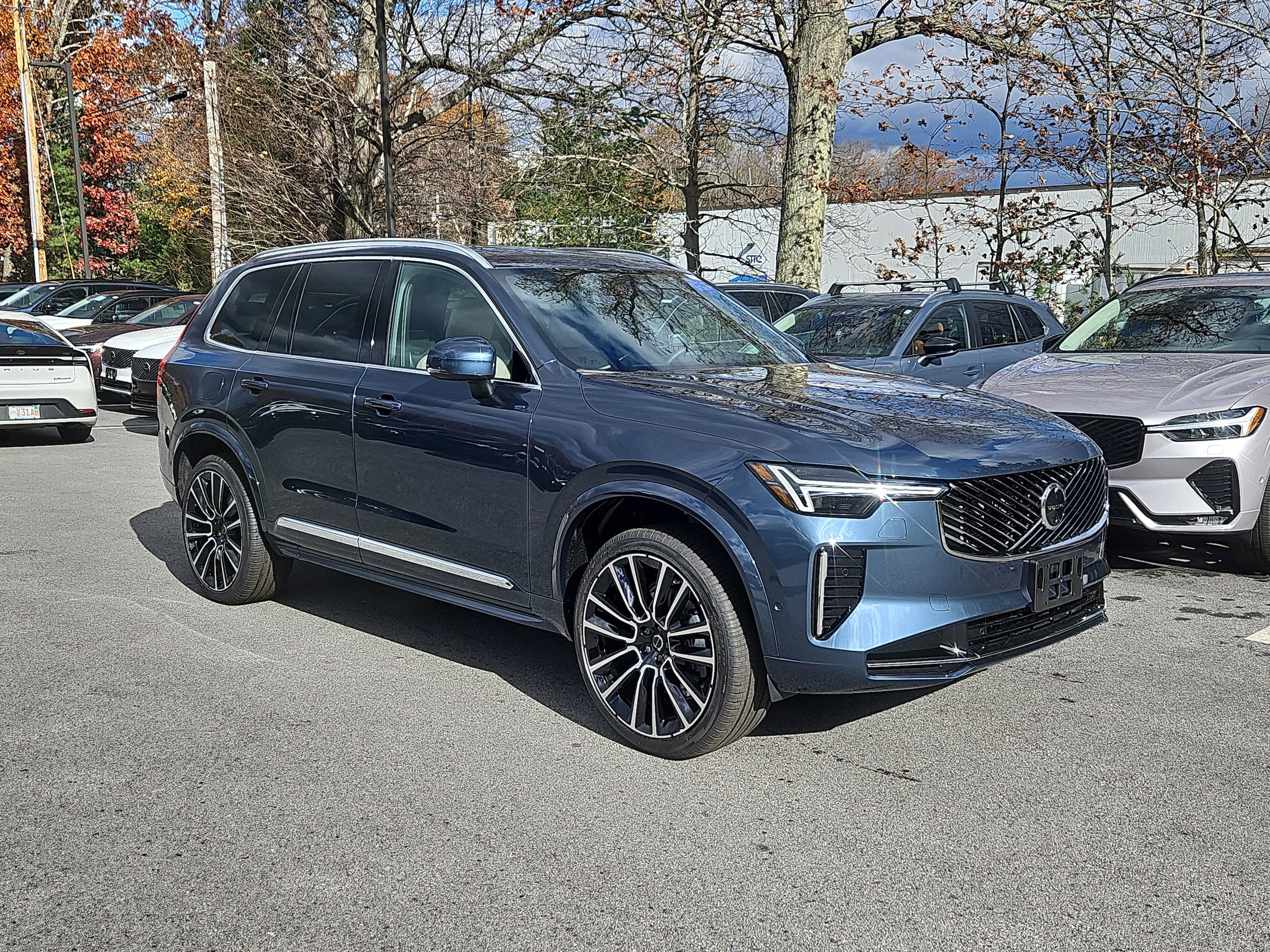 2026 Volvo XC90 Plus's photo