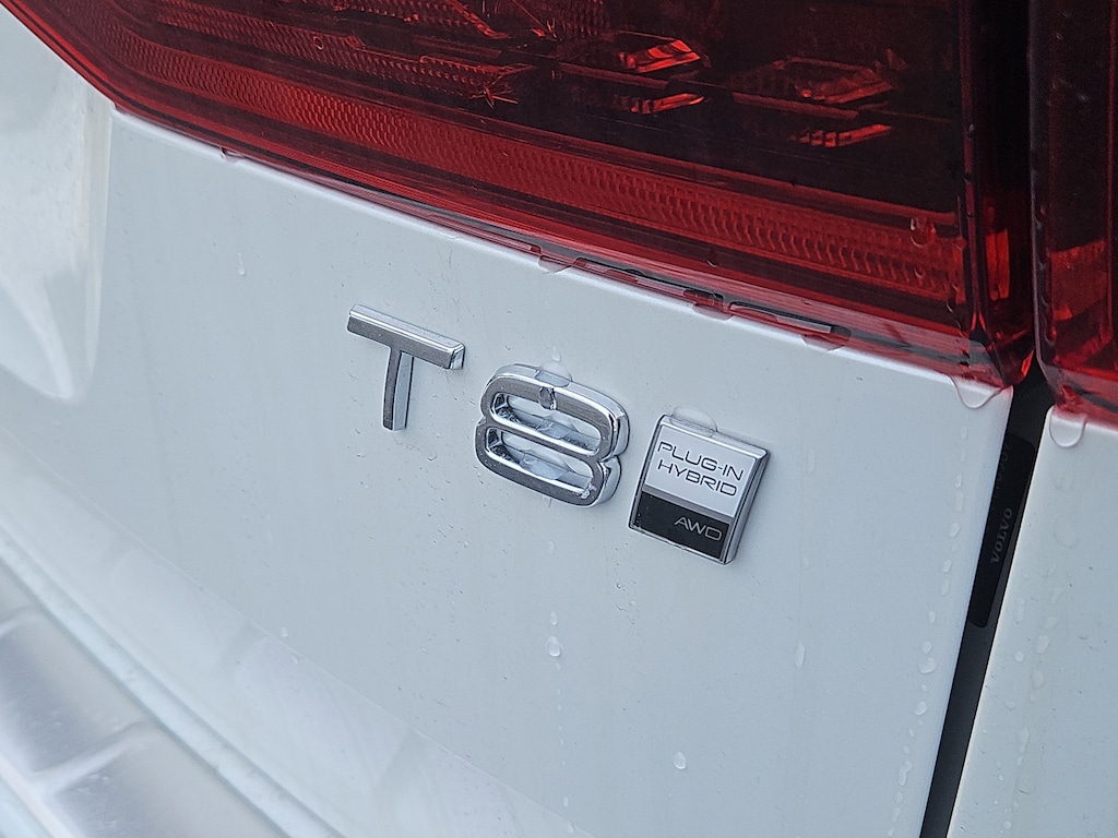 New 2026 Volvo XC60 plug-in hybrid T8 Plus SUV