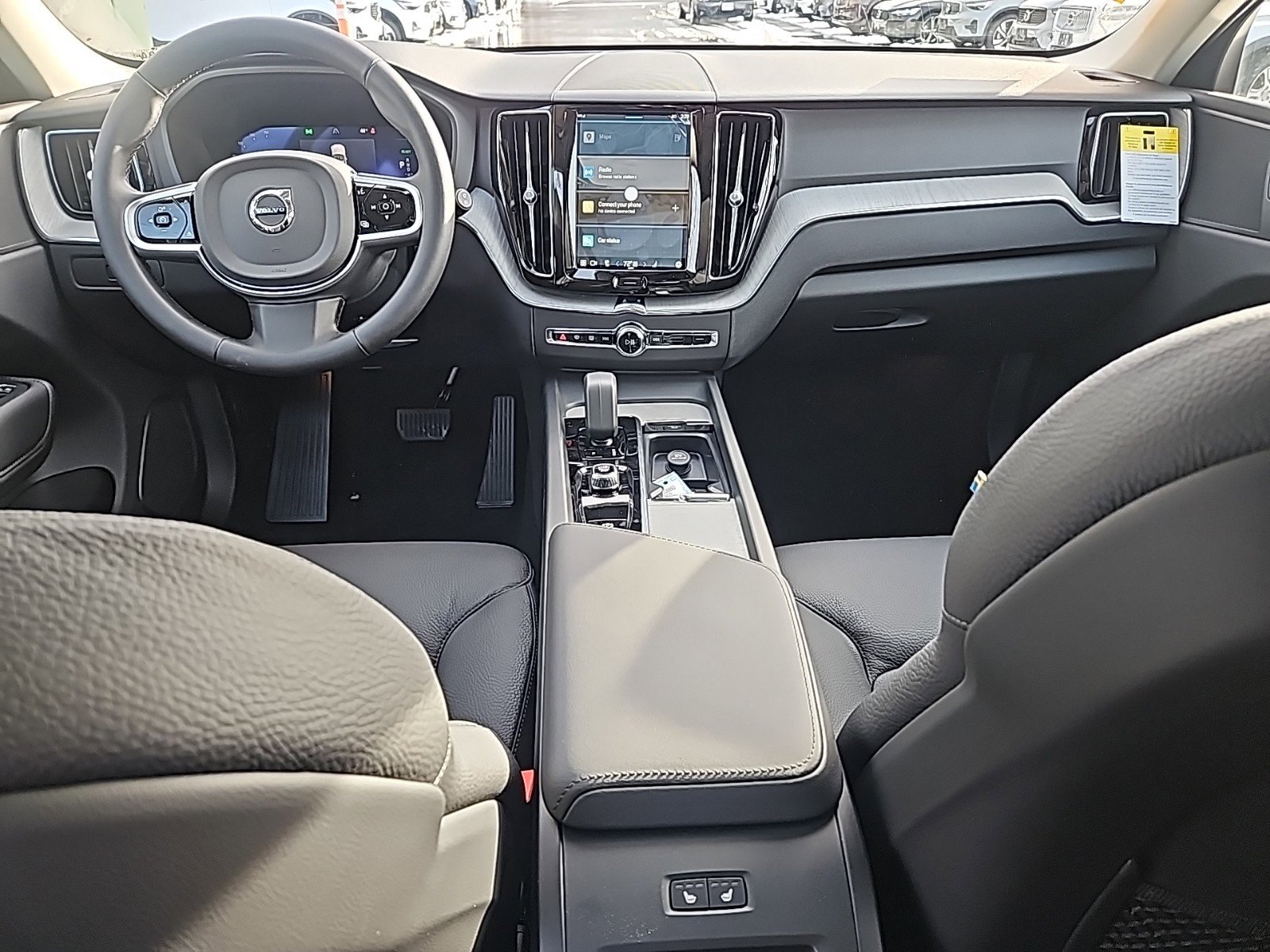 2025 Volvo XC60 Hybrid T8 Plus photo 3