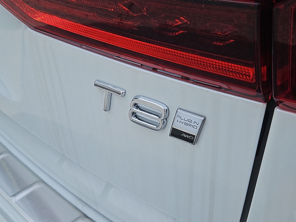 New 2026 Volvo XC60 plug-in hybrid T8 Plus SUV