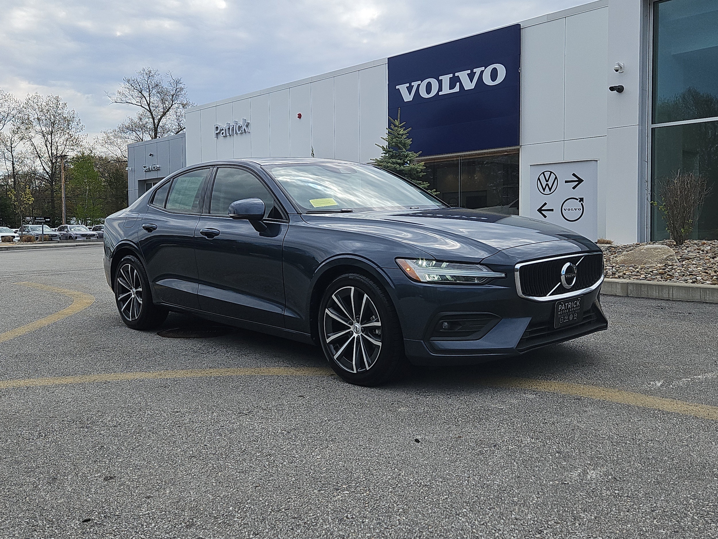 2021 Volvo S60 T5 Momentum's photo