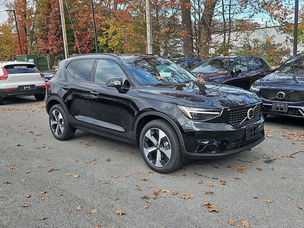 New 2026 Volvo XC40 B5 Plus SUV