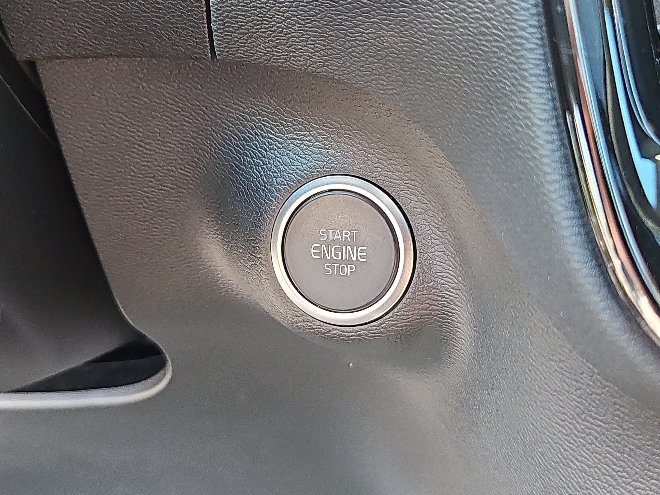 2026 Volvo XC40 Plus - Photo 18