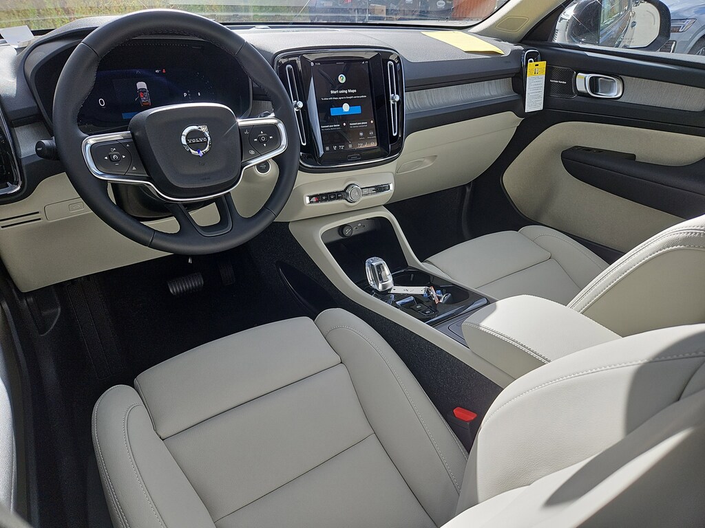 New 2026 Volvo XC40 B5 Ultra SUV