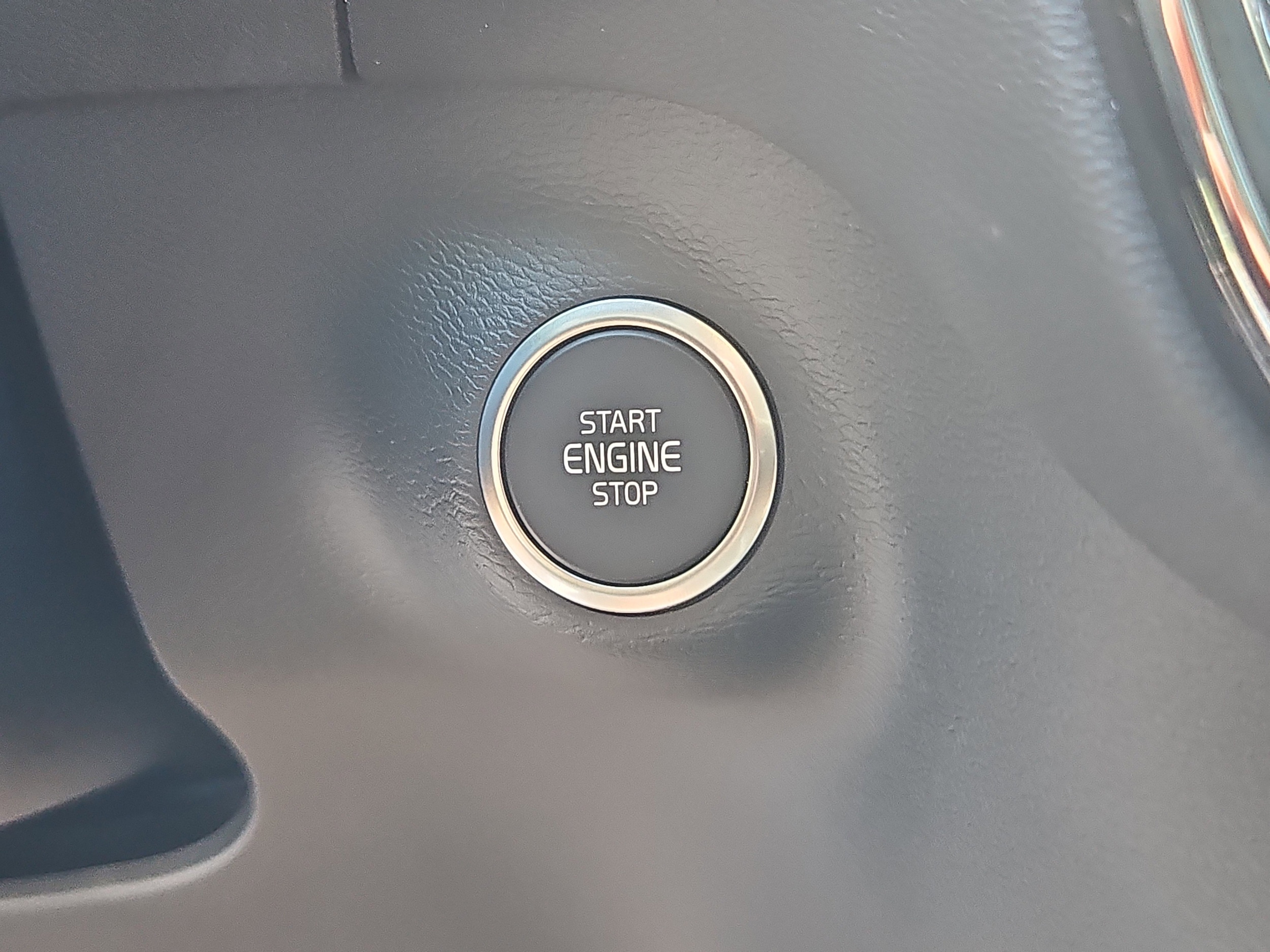 2026 Volvo XC40 Plus - Photo 13