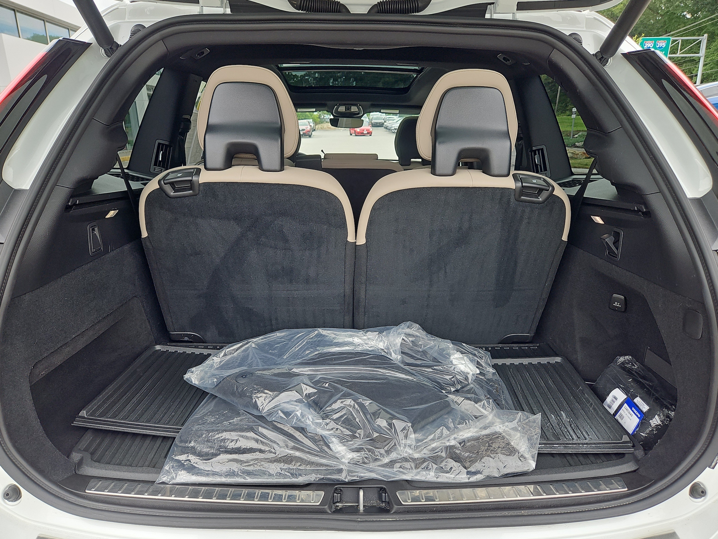 2026 Volvo XC90 Plus - Photo 35