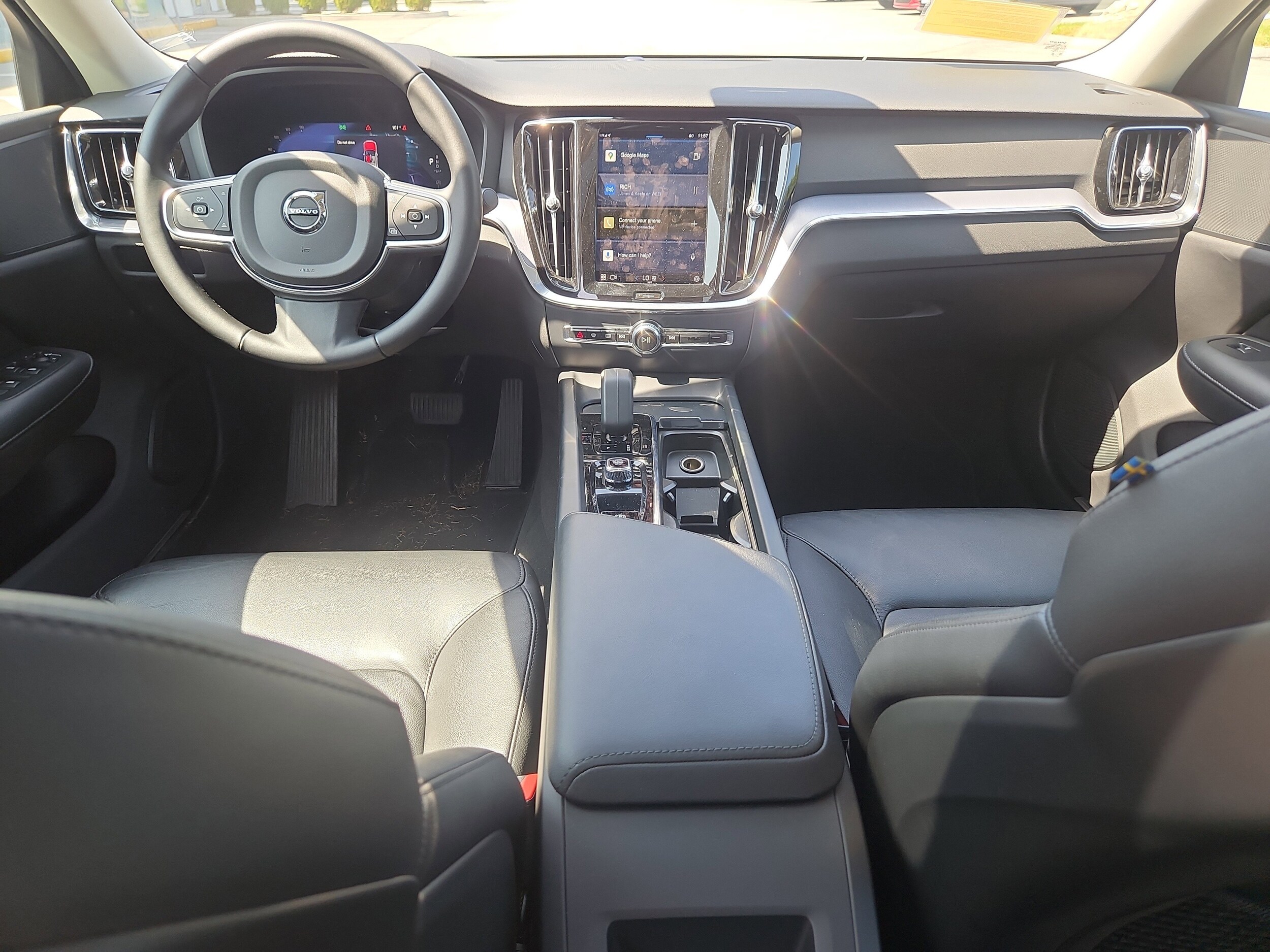 2024 Volvo S60 Core photo 2