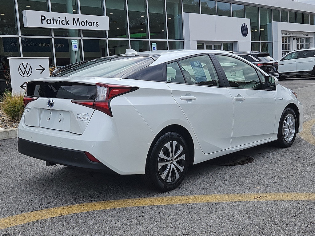 Used 2022 Toyota Prius LE Hatchback