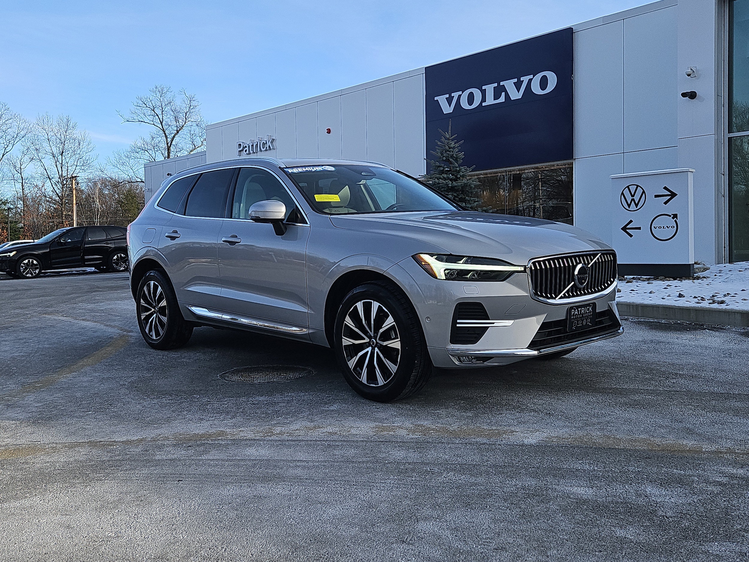 2023 Volvo XC60 Plus's photo